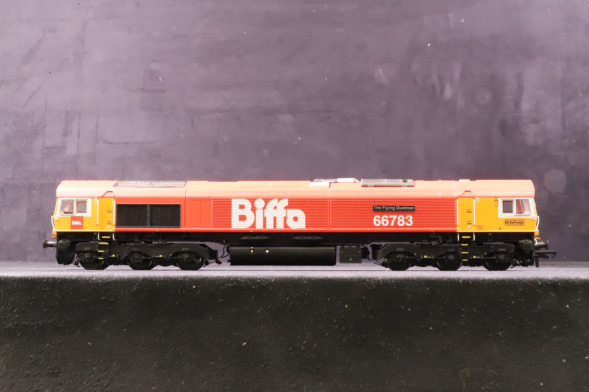 Hattons OO H4-66-032-S Class 66 66783 'The Flying Dustman' in Biffa Livery - DCC Sound