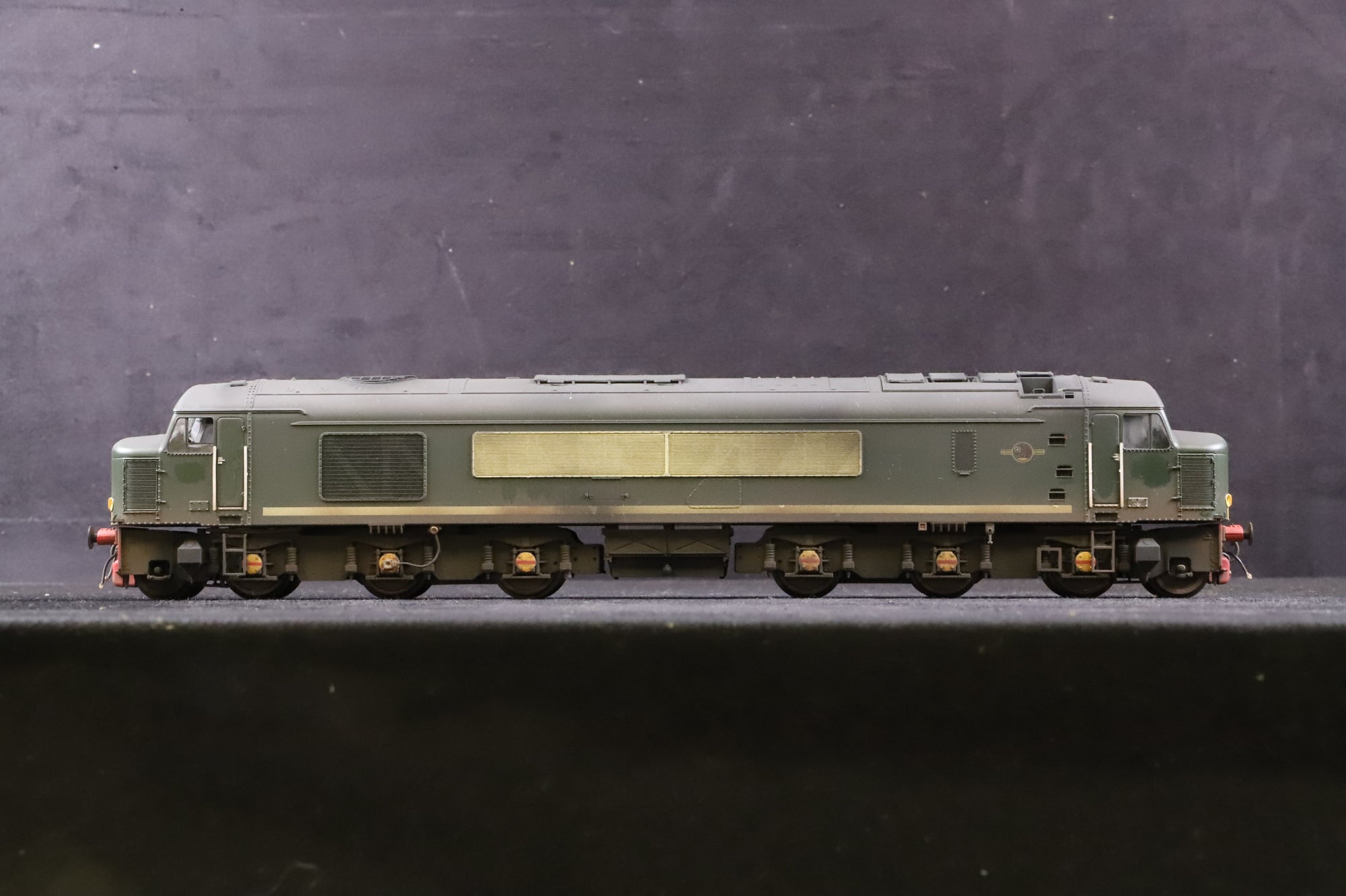 Heljan OO 45108 Class 45 in BR Green w/ SYP -  Unnumbered & Weathered