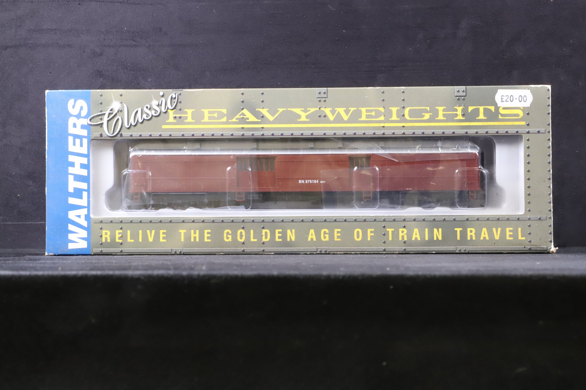 Walthers HO 932-10528 'BN 976184' Maintenance of Way HWT Baggage Car