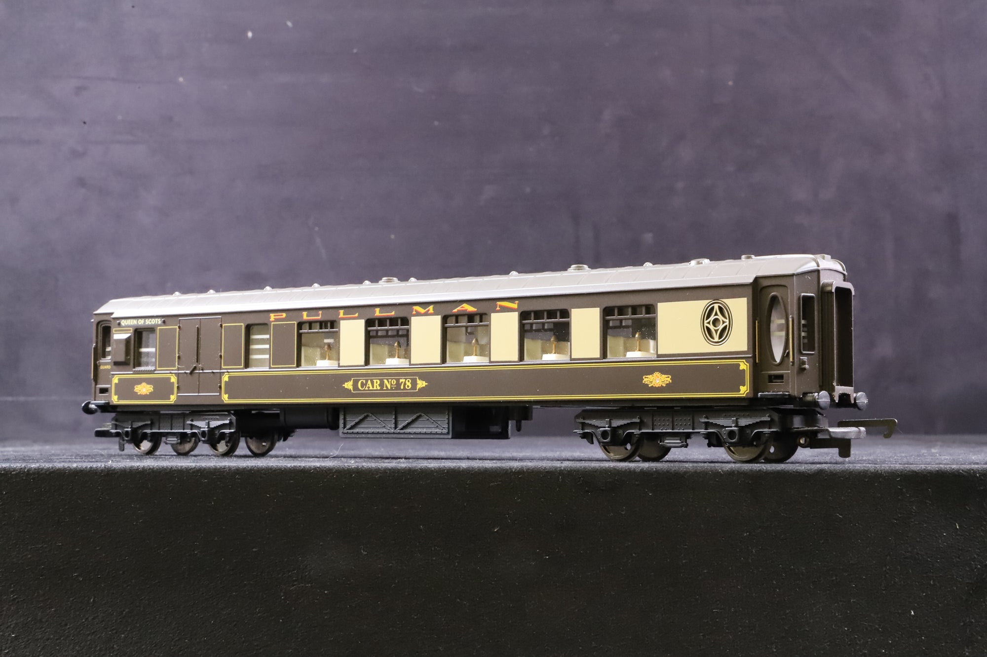 Hornby OO R1024 Queen Of Scots Train Pack Loco & Coaches Only