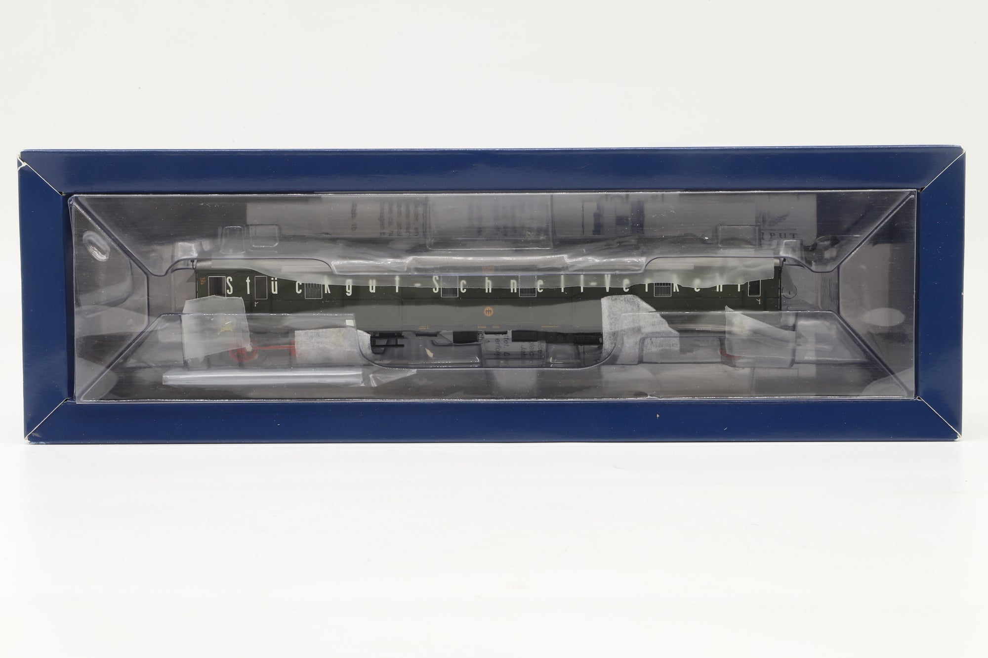 Liliput HO L133036 VT 10 002 Diesel Locomotive DR DCC Fitted 3 Rail