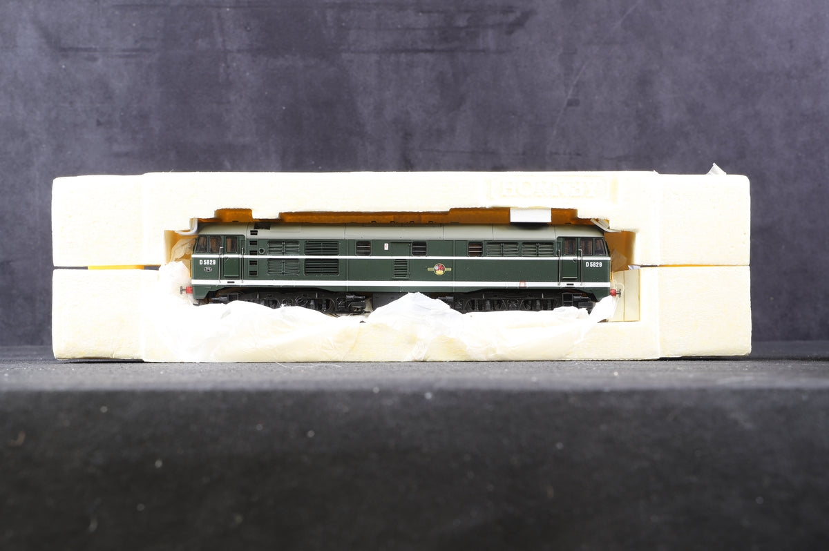 Hornby OO R3144A Class 31 D5829 in BR green with small yellow panel