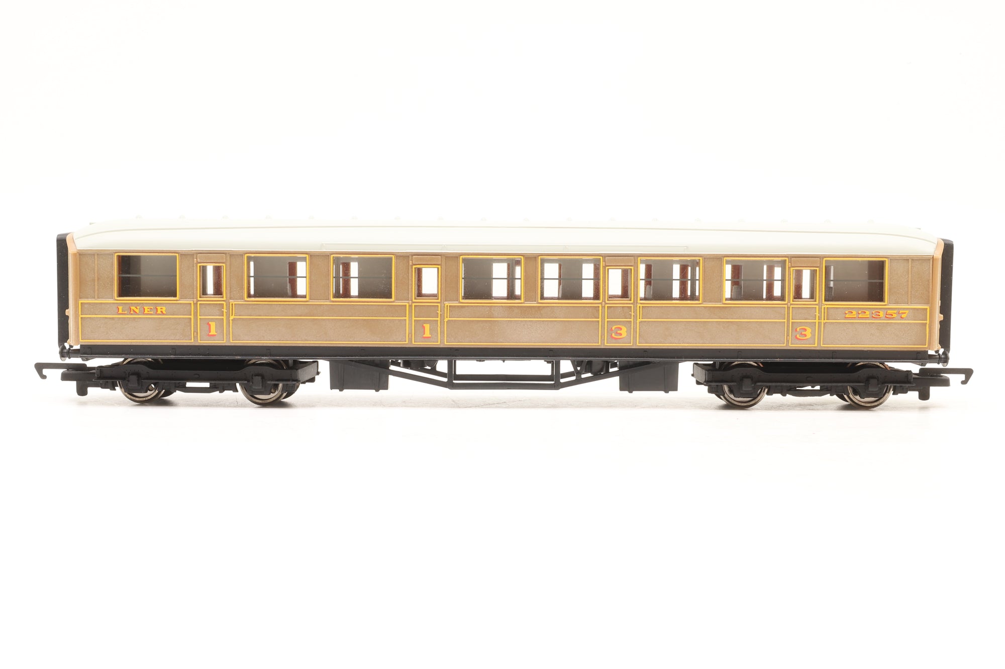 Hornby OO A1 'Flying Scotsman' '4472' & 4 LNER Non-Corridor Teak Coaches
