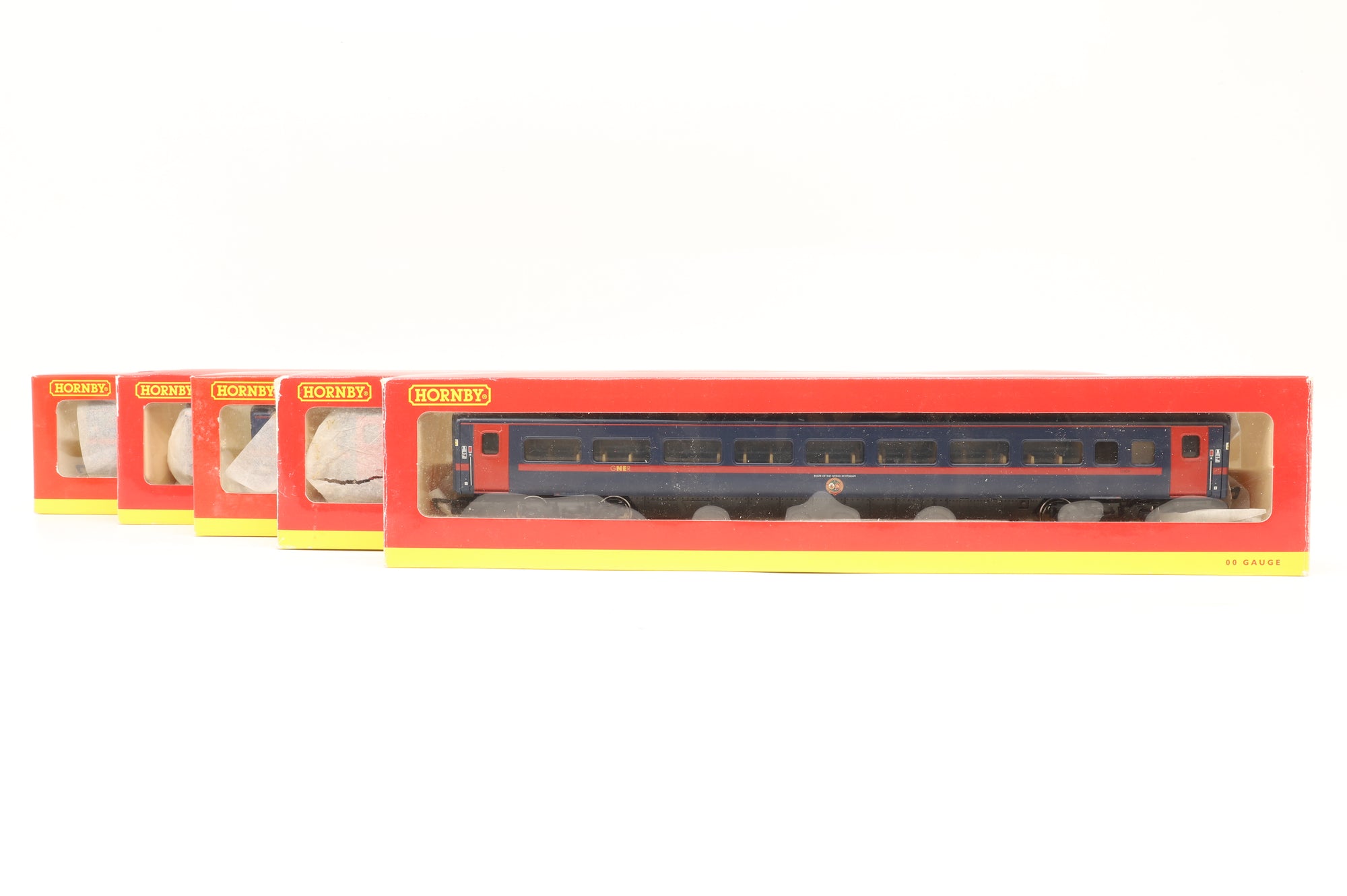 Hornby OO Rake Of 5 GNER Mk4 Inc. R4286, R4076B, R4284, R4287 & R4075A