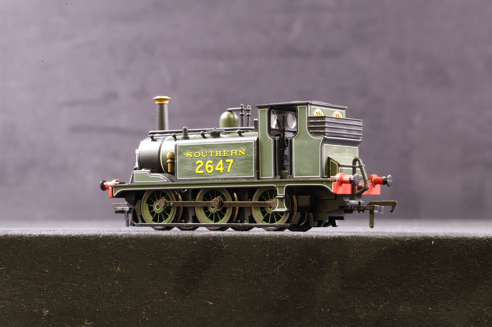 Hornby OO A1 Terrier 2647 in Lined SR Olive