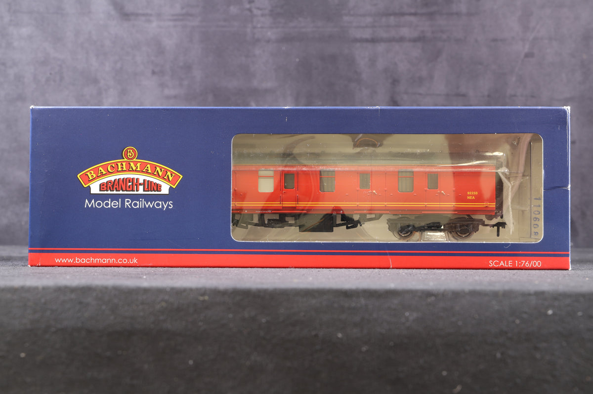 Bachmann OO Rake Of 4 BR MK1 BGs Royal Mail Red Inc. 39-184 x2, 39-184A &amp; 39-184B