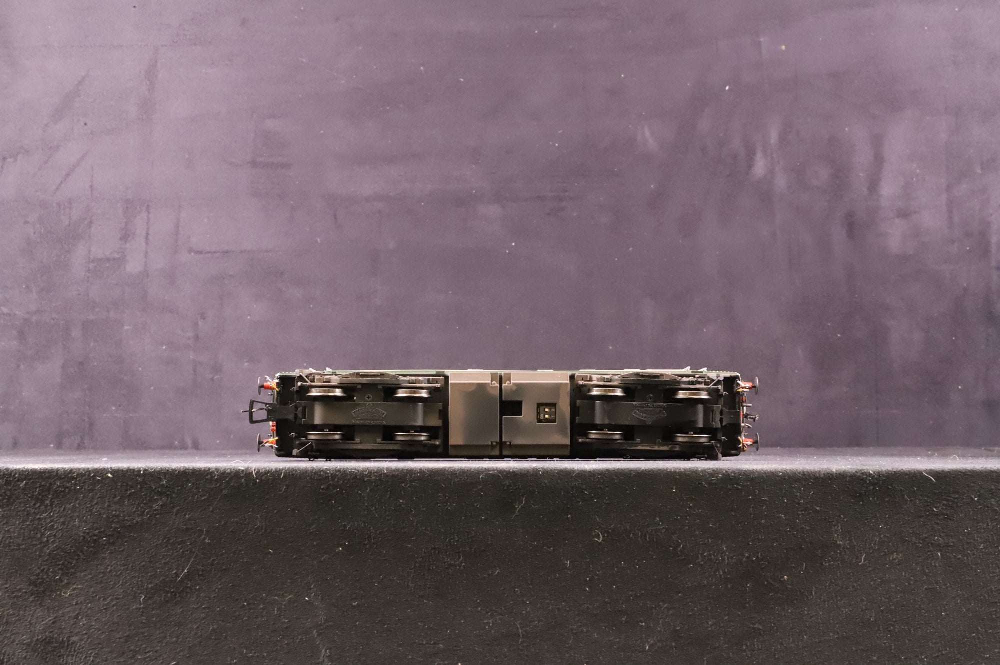 Bachmann OO 32-443 Class 24/1 'D5094' BR Green, Weathered