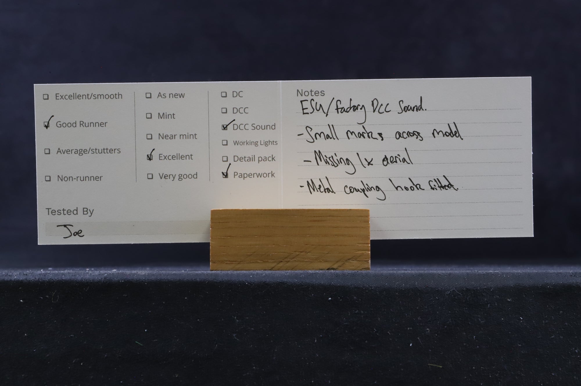 Bachmann OO 32-393DS Class 37/7 37884 in Europhoenix Livery - DCC Sound