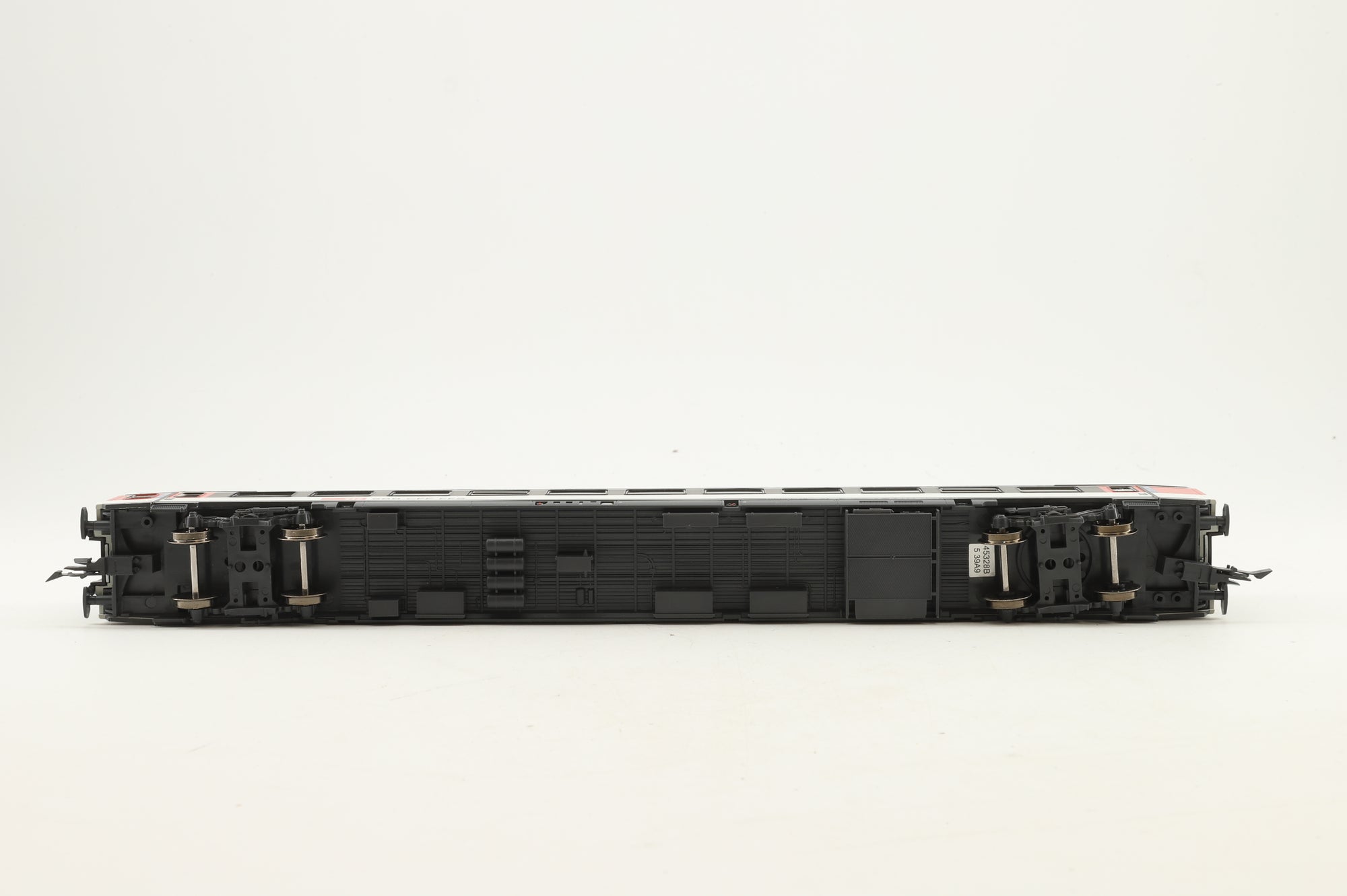 Roco HO 45328/45332 x2 Rake of 3 SBB Red/White/Black Coaches