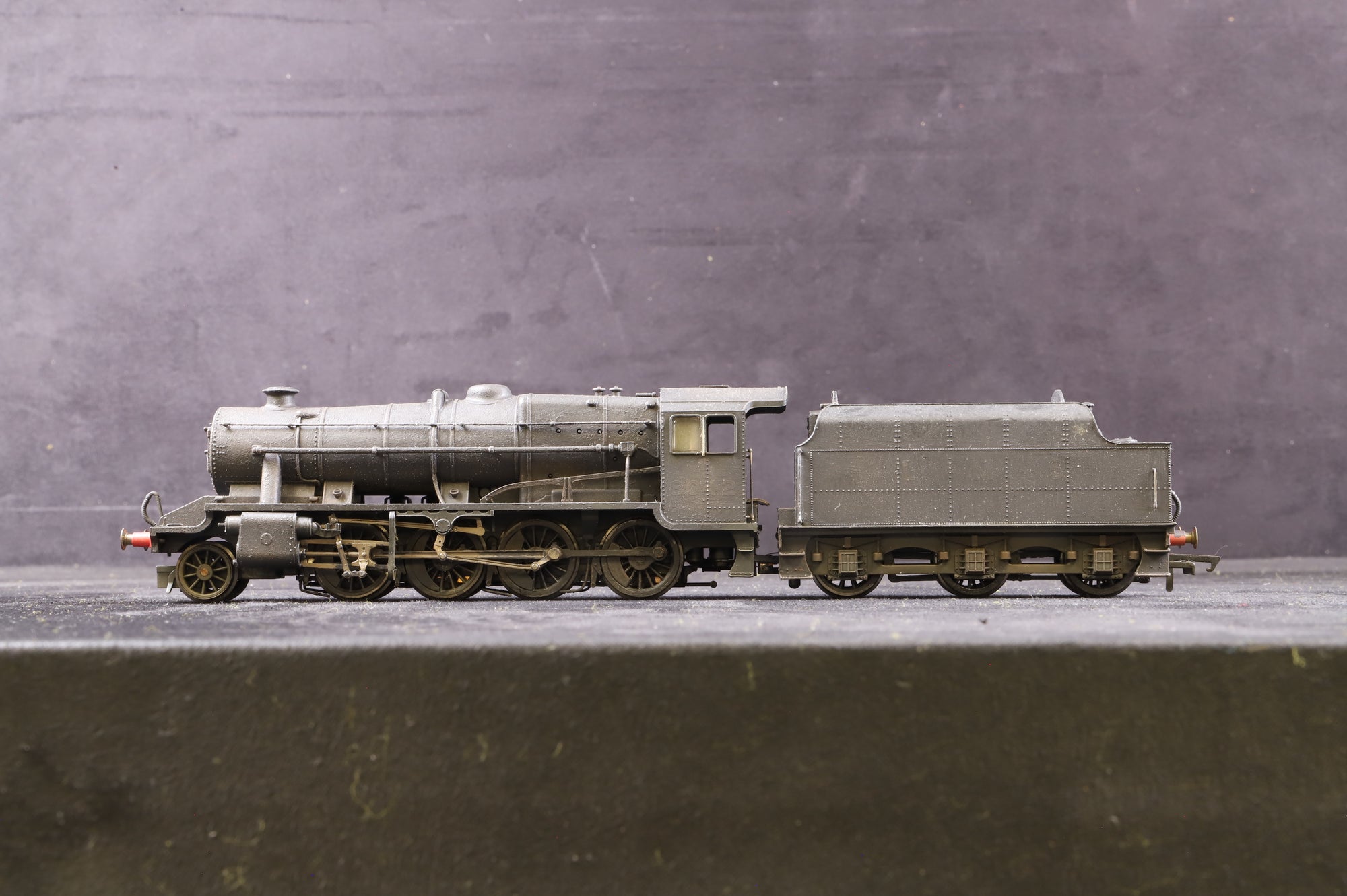 WORKSHOP Hornby OO R2249 LMS 2-8-0 Class 8F Loco, Un-numbered