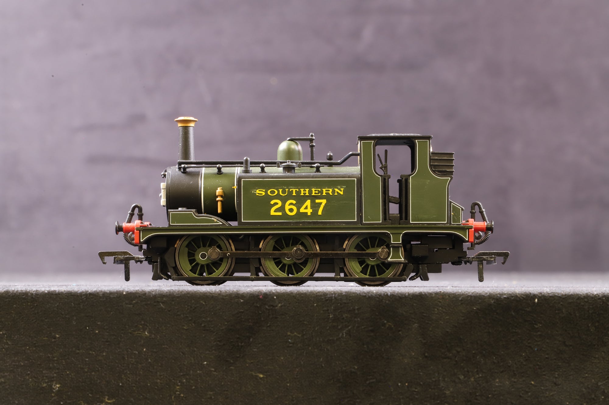 Hornby OO A1 Terrier 2647 in Lined SR Olive