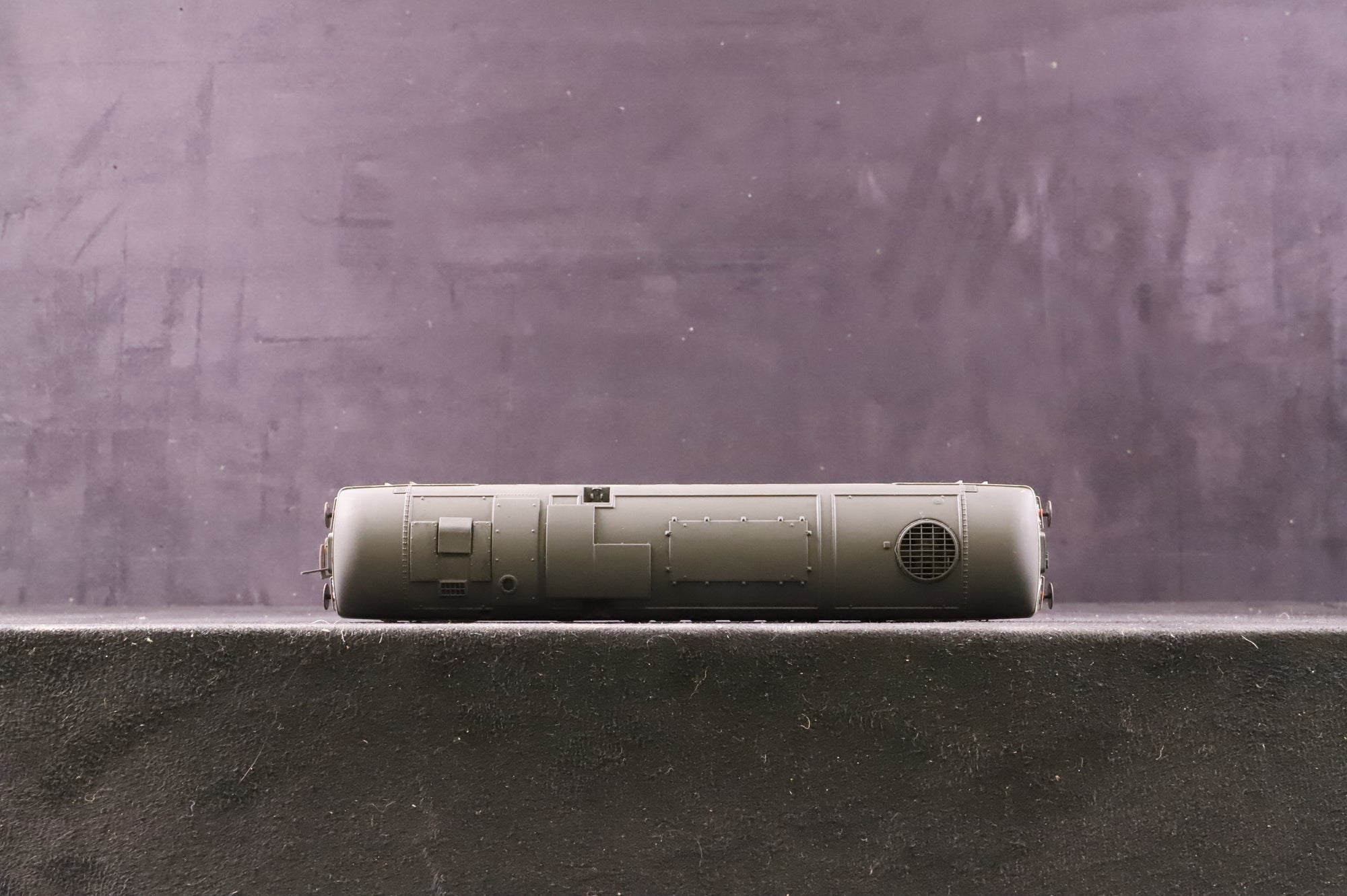 Bachmann OO 32-443 Class 24/1 'D5094' BR Green, Weathered