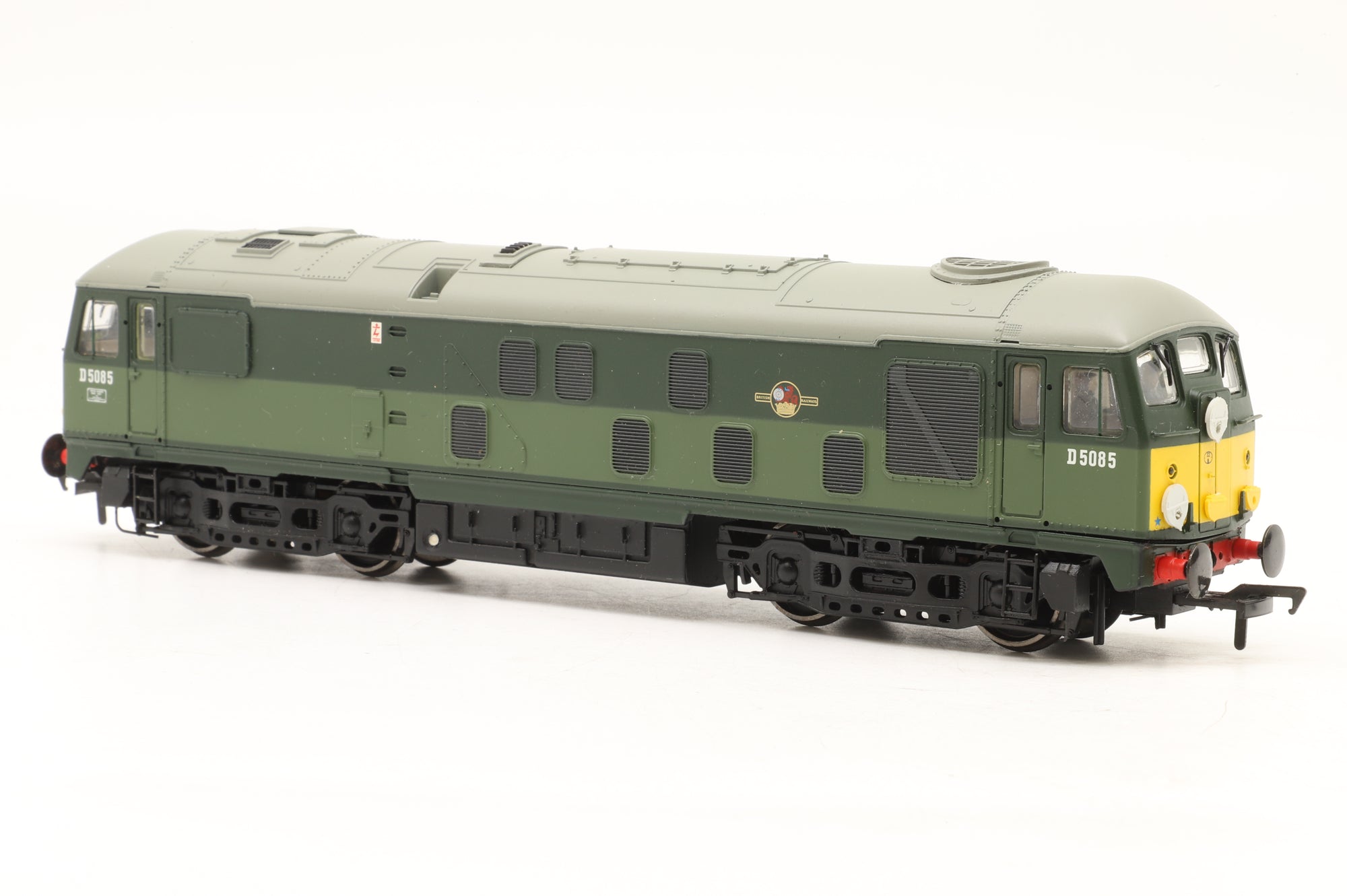 Bachmann OO 32-427 Class 24 D5085 in BR Two-Tone Green w/ SYPs