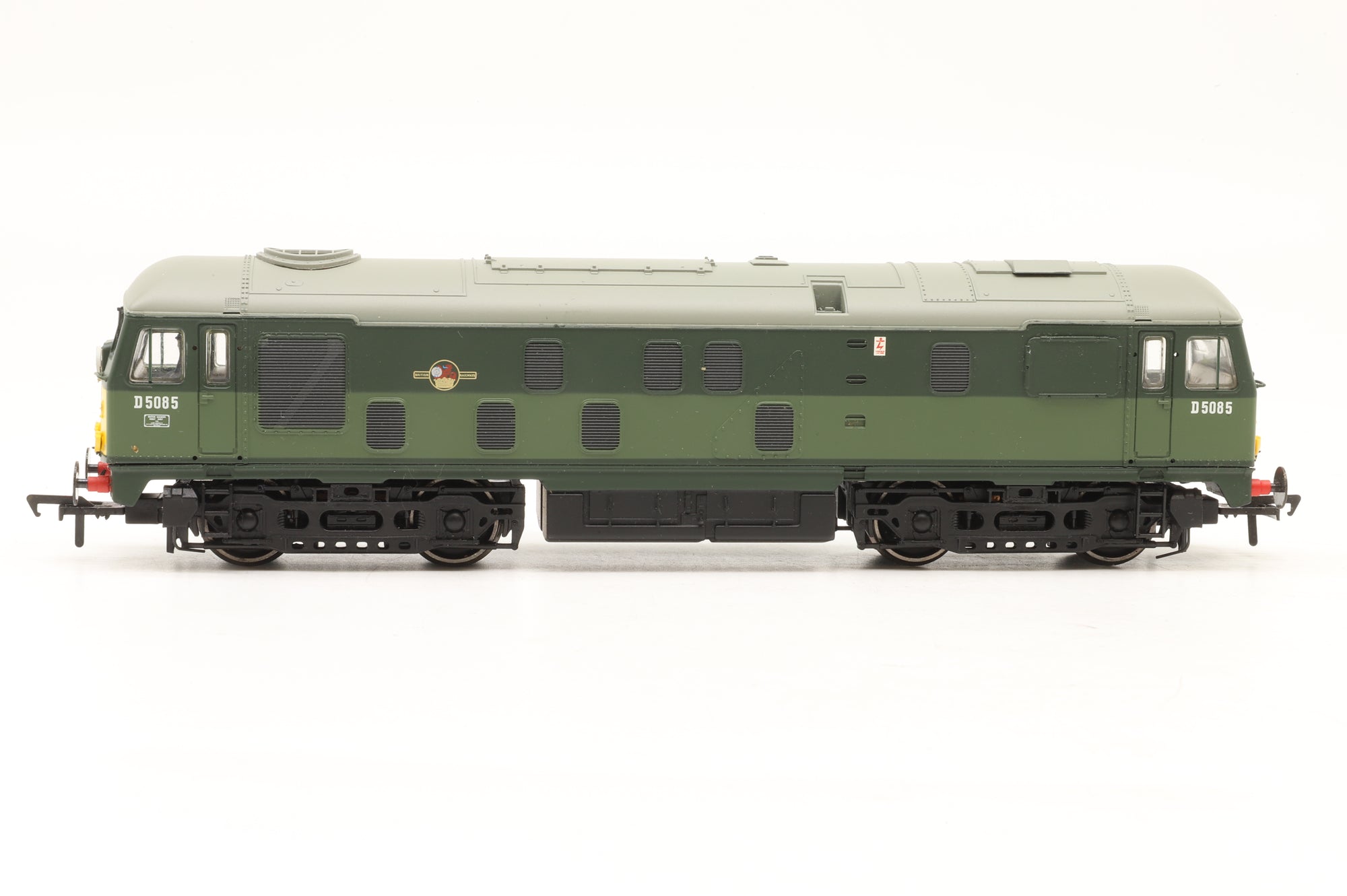 Bachmann OO 32-427 Class 24 D5085 in BR Two-Tone Green w/ SYPs