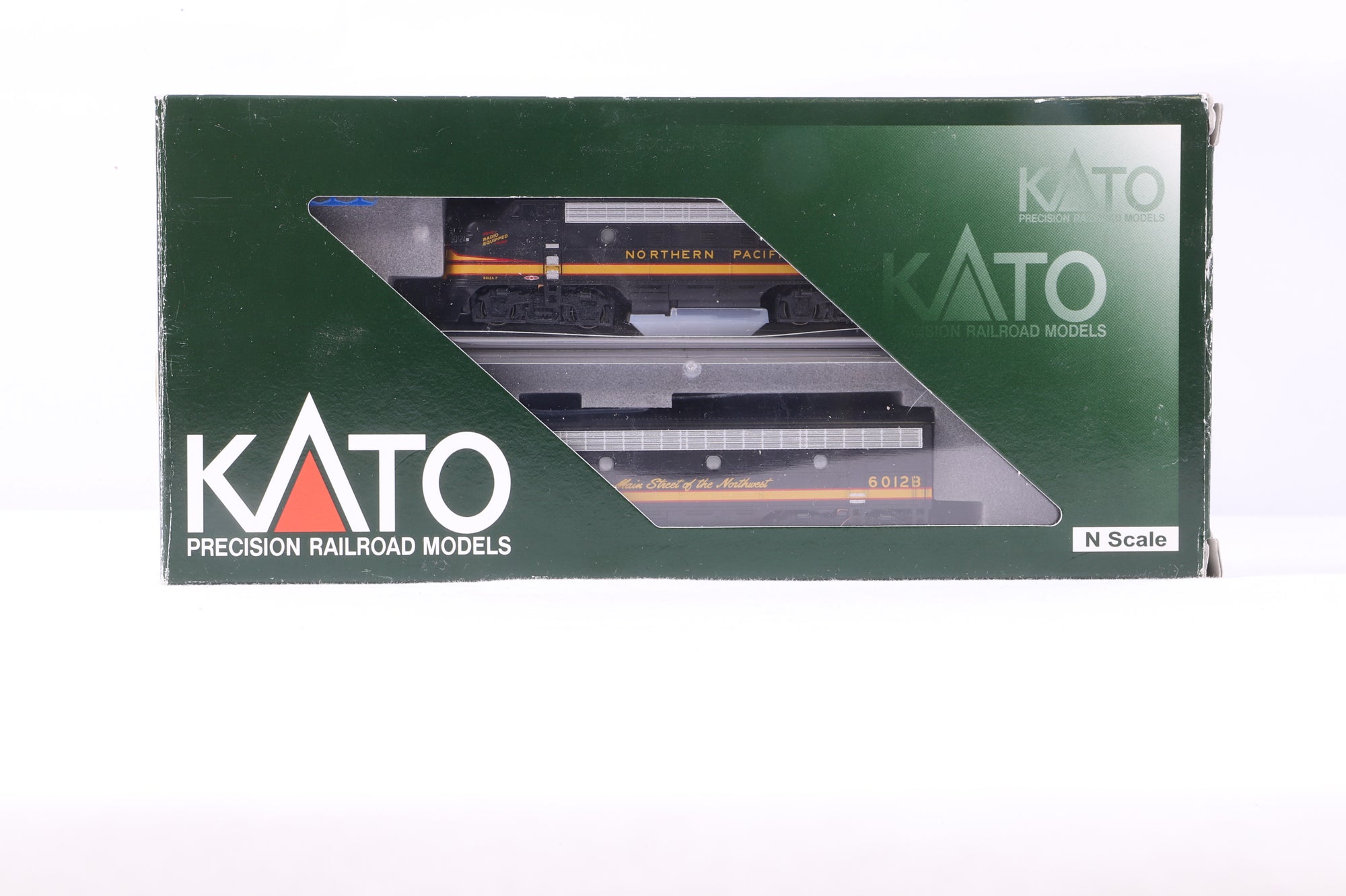 Kato N 106-0422 EMD F7A/B Set Northern Pacific '6012A' & '6012B'