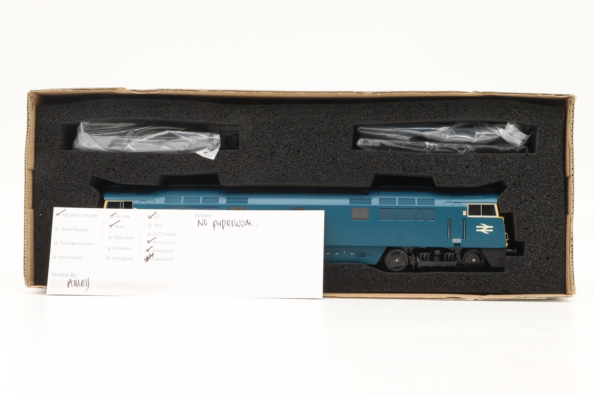 Heljan OO 5202 Class 52 Western D1067 'Western Druid' BR Blue Yellow Ends