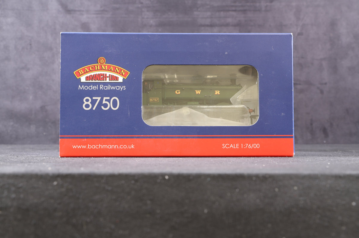 Bachmann OO 32-208 Class 8750 Pannier Tank &#39;6757&#39; GWR Green, DCC Fitted