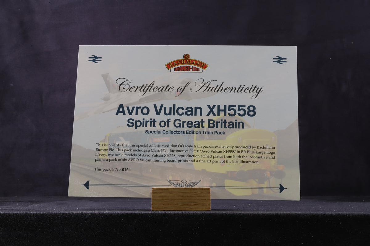 Bachmann OO 30-375 Avro Vulcan Collector&#39;s Pack With Class 37/4 &#39;37558&#39; &amp; Avro Vulcan XH558