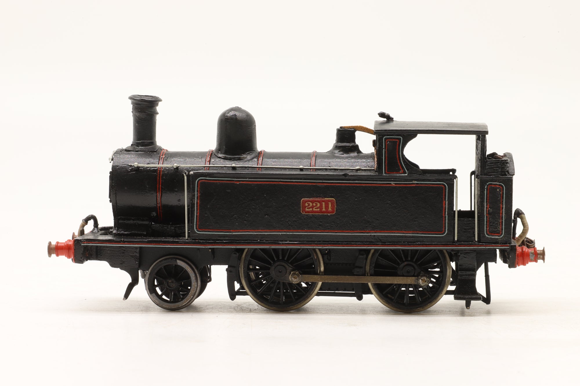 Kit Built OO LNWR Chopper Tank 2-4-0 '2211' LNWR Lined Black