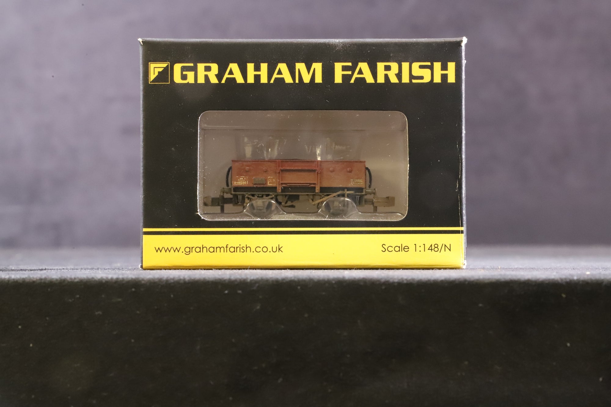 Graham Farish N Gauge Rake of 4 BR Wagons Incl. Brake Van - Mixed Weathered/Pristine