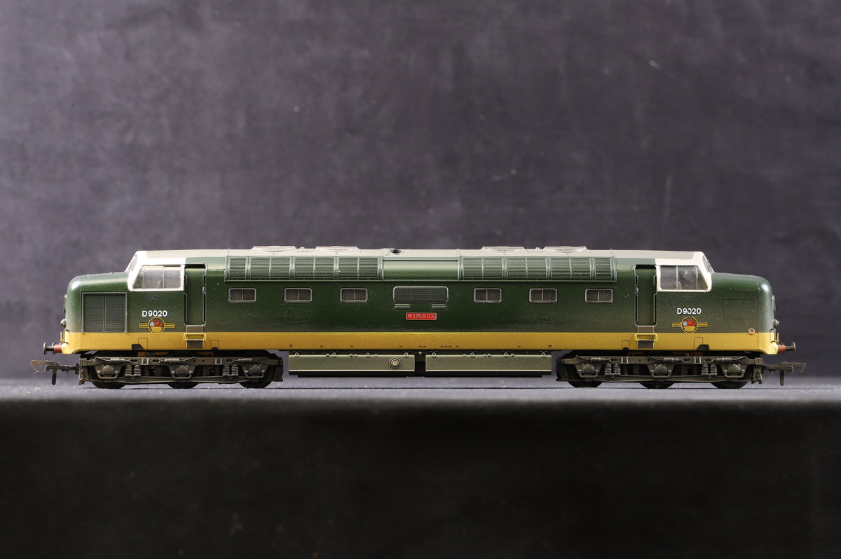 Bachmann OO Class 55 Diesel &#39;D9020&#39; &#39;Nimbus&#39; BR Two Tone Green, Weathered