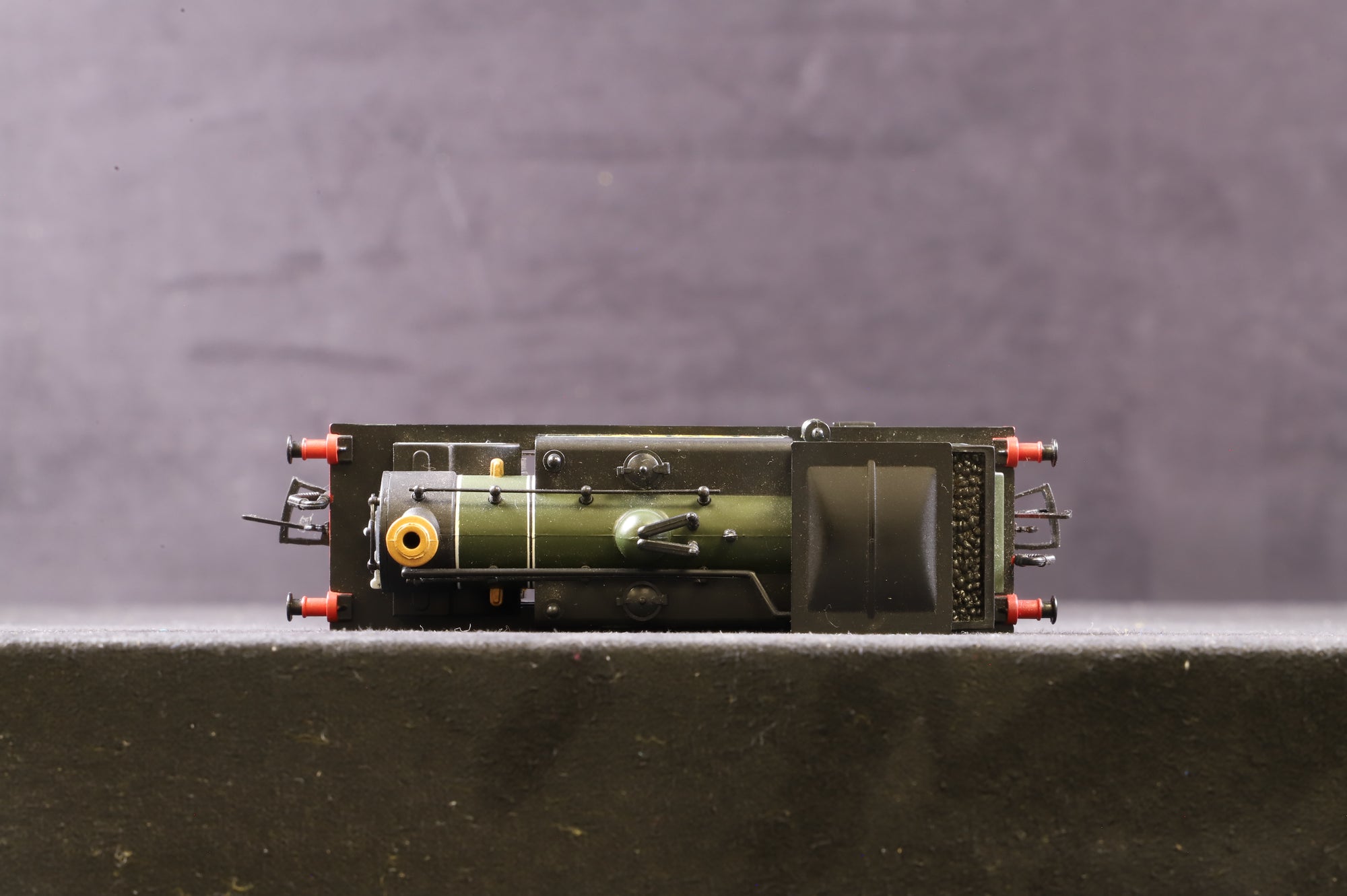 Hornby OO A1 Terrier 2647 in Lined SR Olive