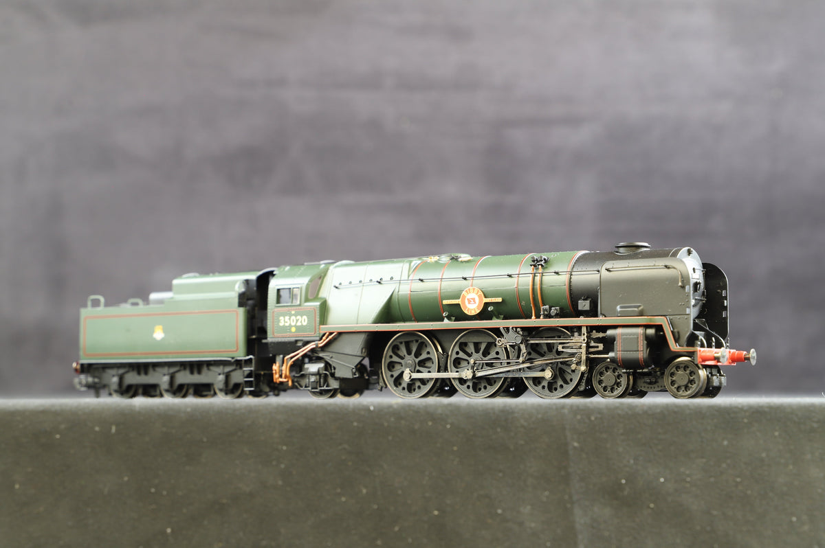 Hornby OO Rebuilt Merchant Navy Class 4-6-2 &#39;35020&#39; &#39;Bibby Line&#39; BR Green