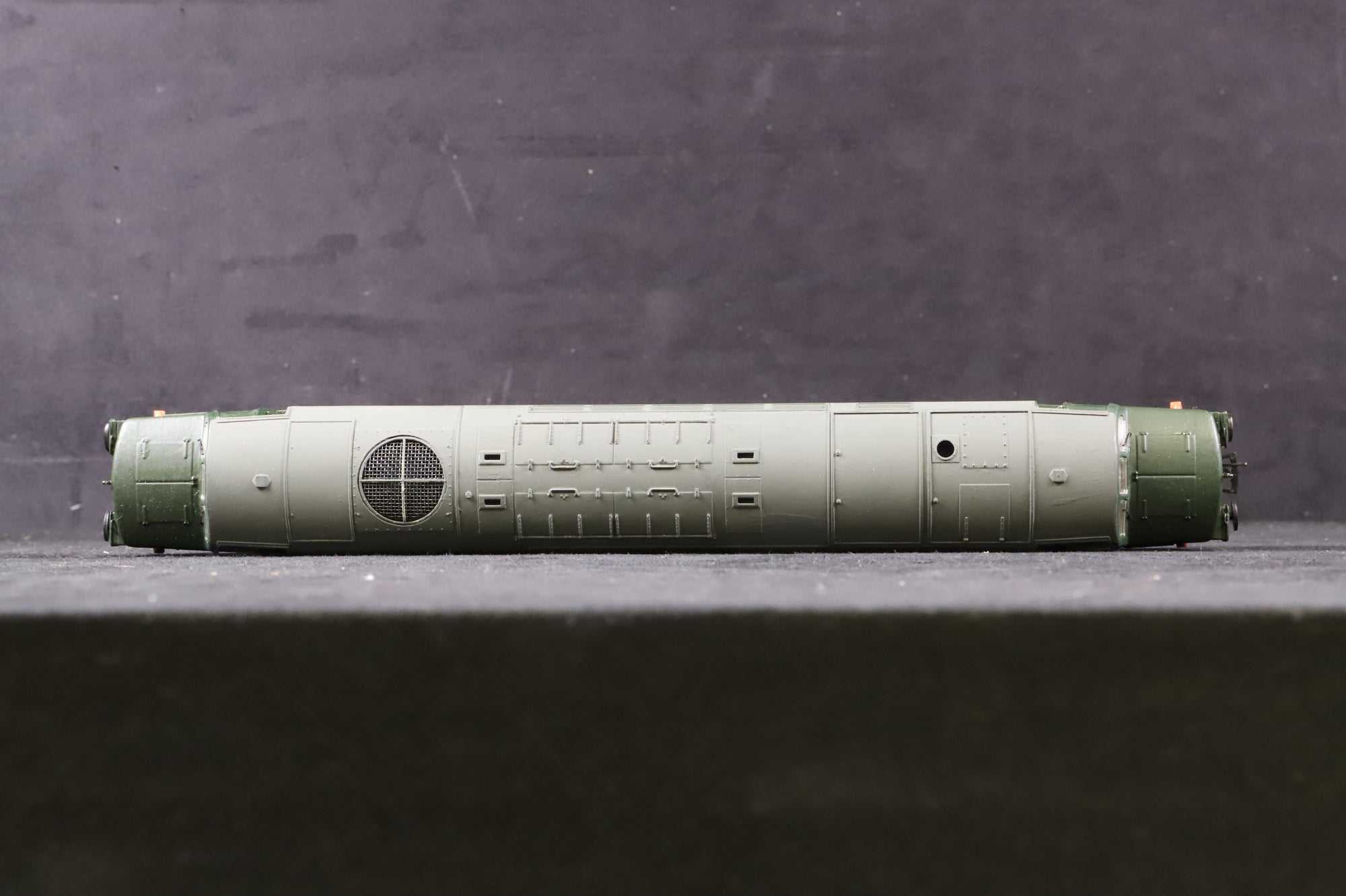 WORKSHOP Bachmann OO 32-487 Class 40 'D341' BR Green L/C Repainted