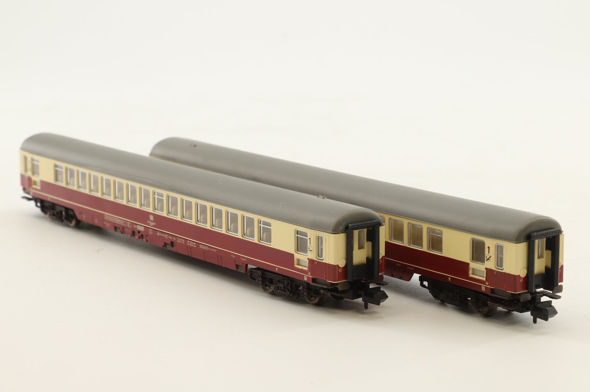 Fleischmann N Rake Of 2 DB IC Coches Inc. 8160 & 8163