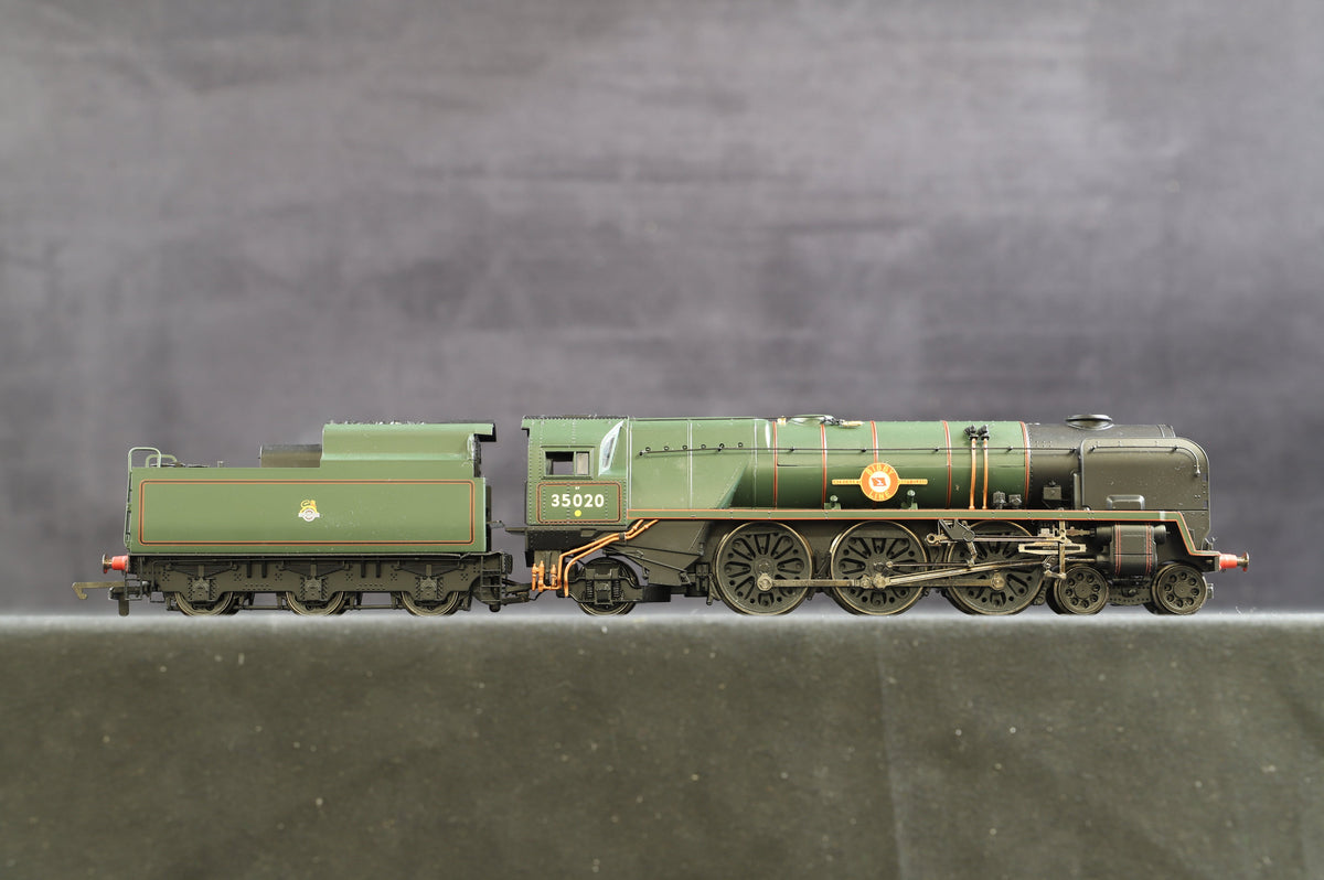 Hornby OO Rebuilt Merchant Navy Class 4-6-2 &#39;35020&#39; &#39;Bibby Line&#39; BR Green