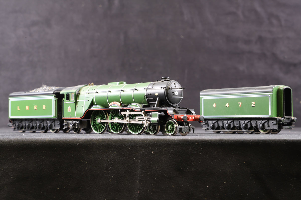 Hornby OO R.075 4-6-2 Class A3 &#39;4472&#39; &#39;Flying Scotsman&#39; LNER Apple Green Double Tender Ltd Ed 4801/ 5000