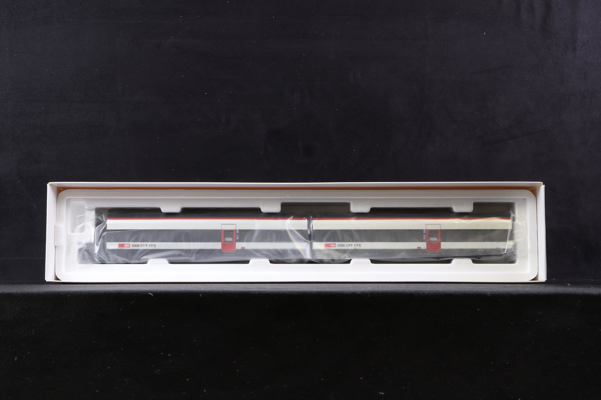 Marklin HO 39810 Class RABe 501 Giruno &  43461, 2 & 3 Add-On Car Sets