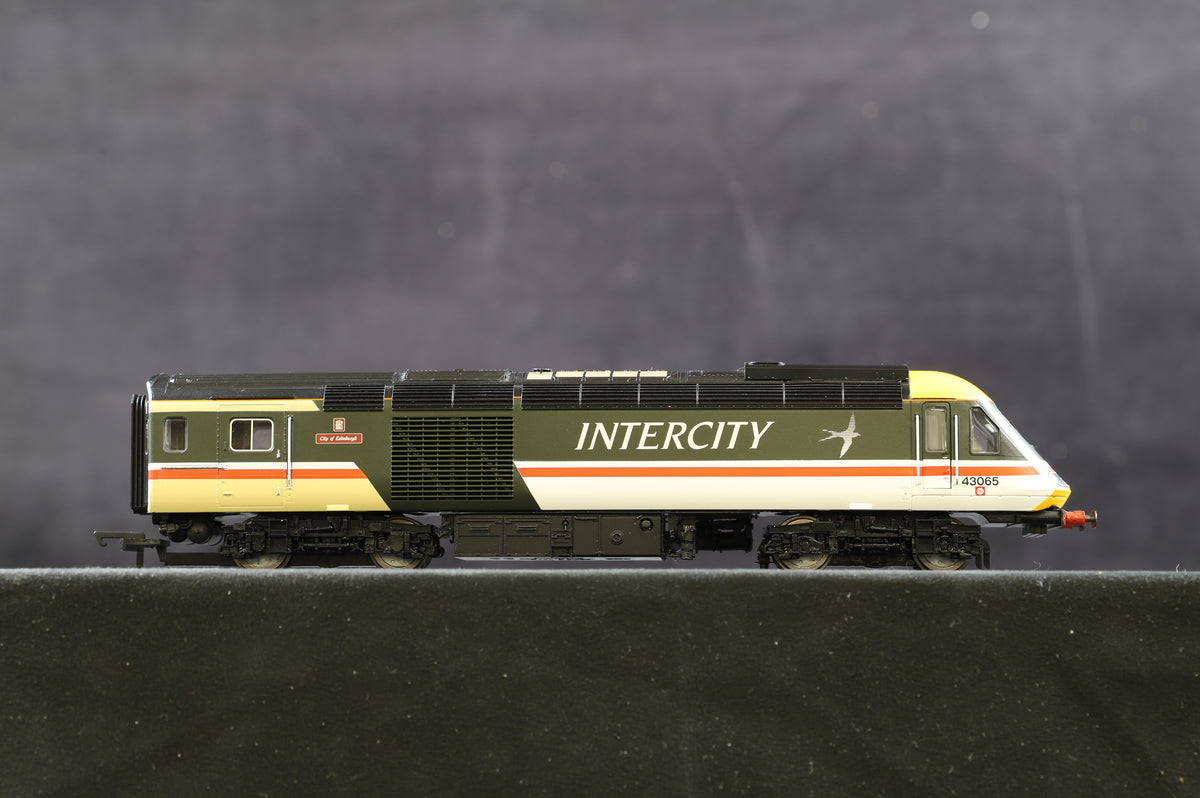 Hornby OO R3944 Class 43 HST Pair of Power Cars Intercity Swallow &#39;43065 / 43123&#39;, DCC Fitted