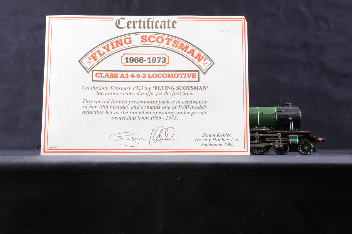 Hornby OO R.075 4-6-2 Class A3 &#39;4472&#39; &#39;Flying Scotsman&#39; LNER Apple Green Double Tender Ltd Ed 4801/ 5000