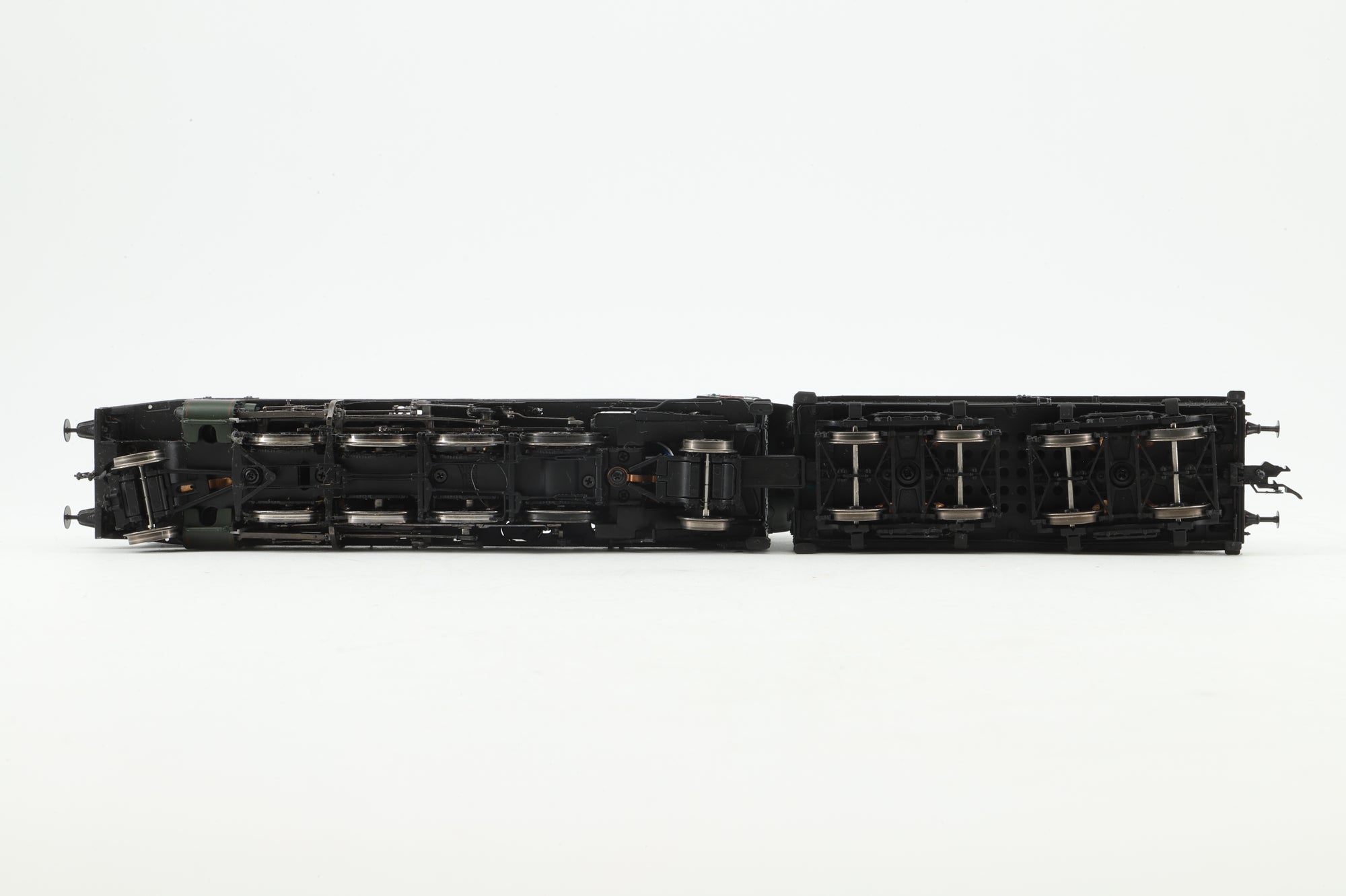 REE Models HO MB-051 Class 141 in SNCF Clermont Green
