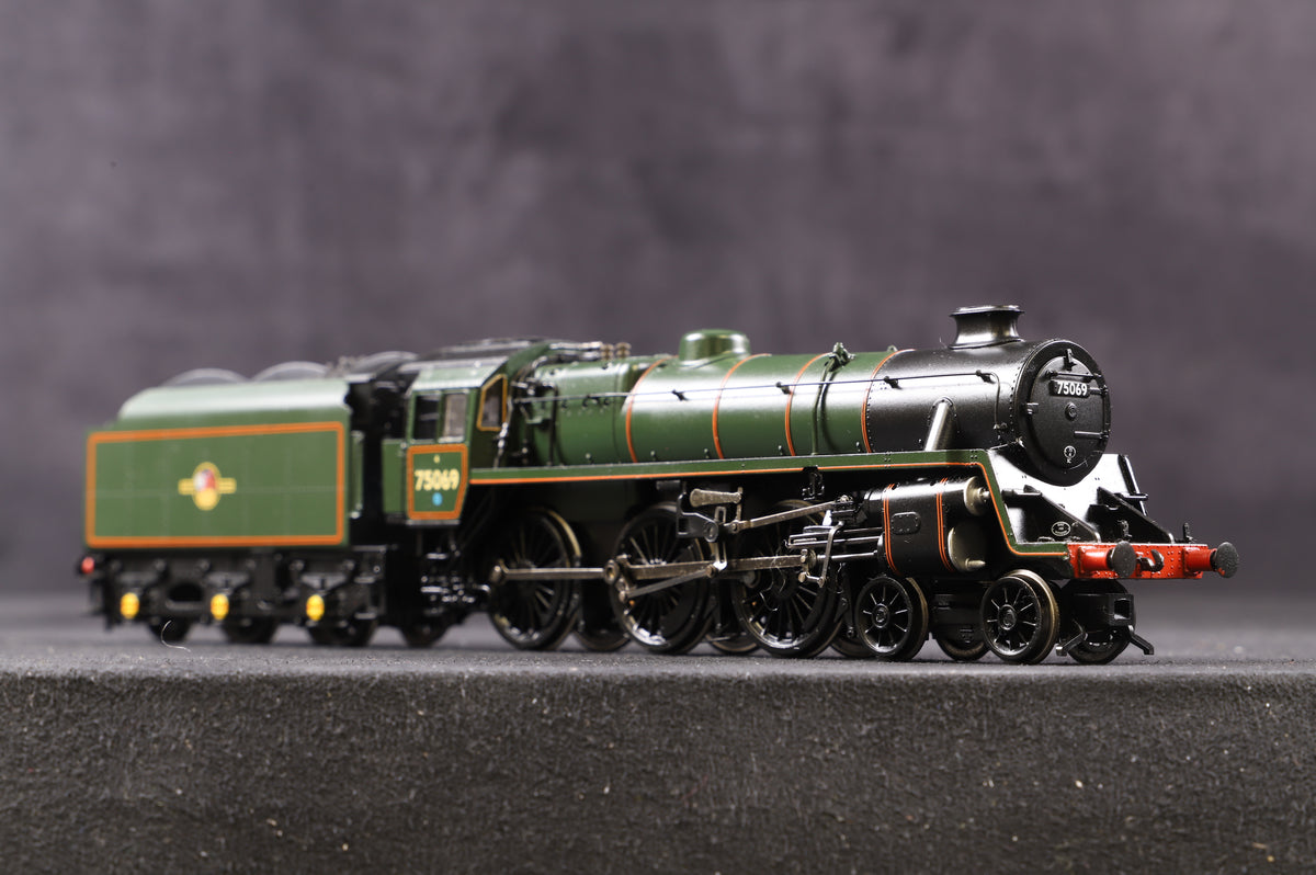 Bachmann OO 31-116 Standard Class 4MT &#39;75069&#39; BR1B Tender BR Lined Green L/Crest Preserved