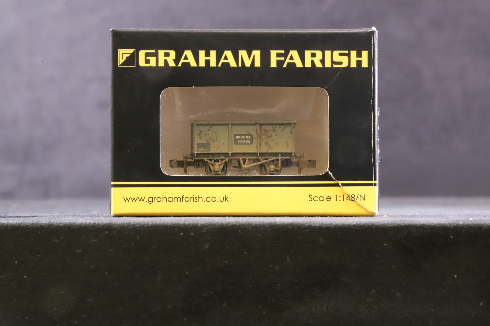 Graham Farish N Gauge Rake of 4 BR Wagons Incl. Brake Van - Mixed Weathered/Pristine
