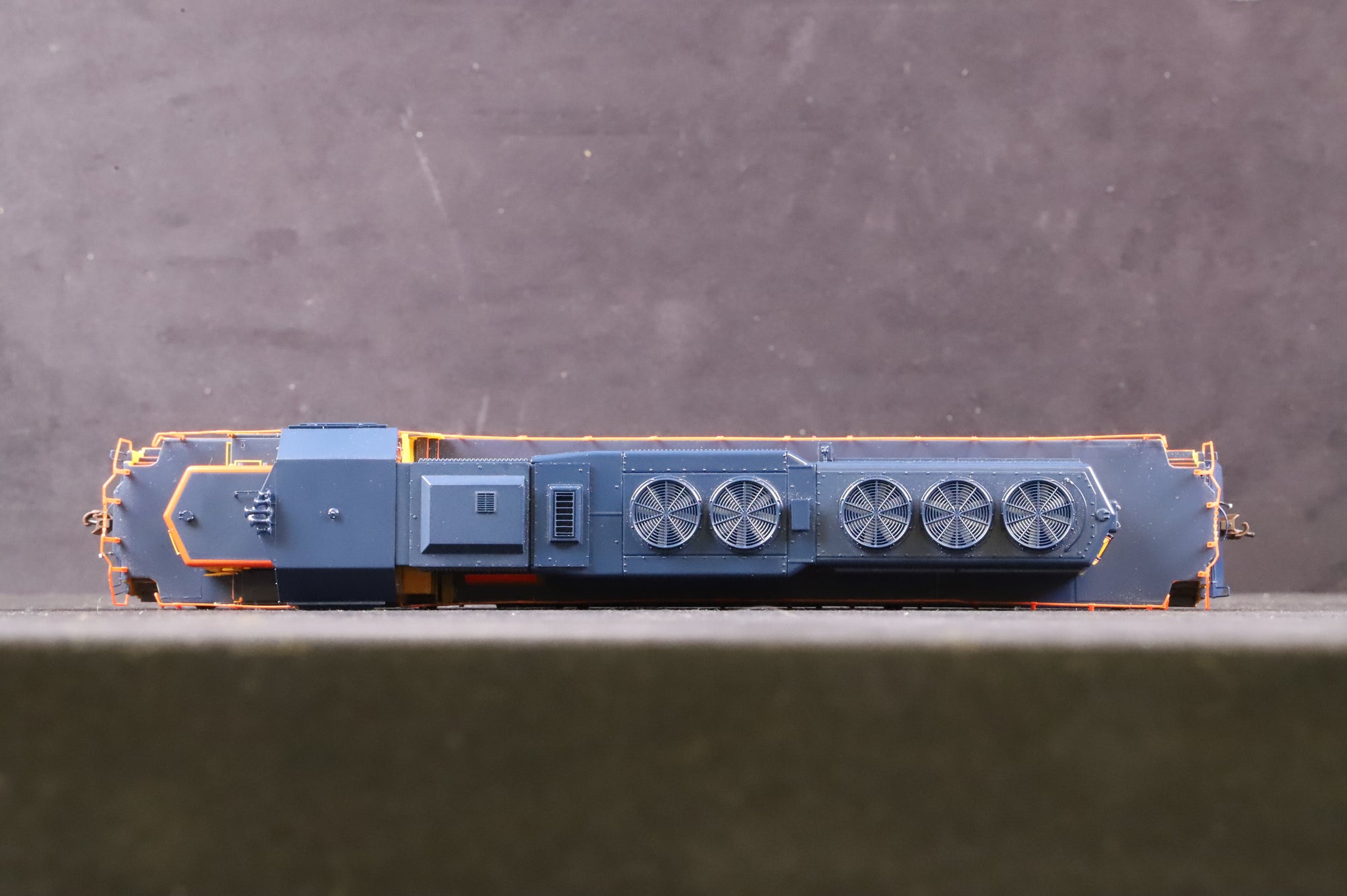 Athearn HO ATH72086 SD40-2 '7610' Diesel Locomotive B&O Chessie System DCC Fitted