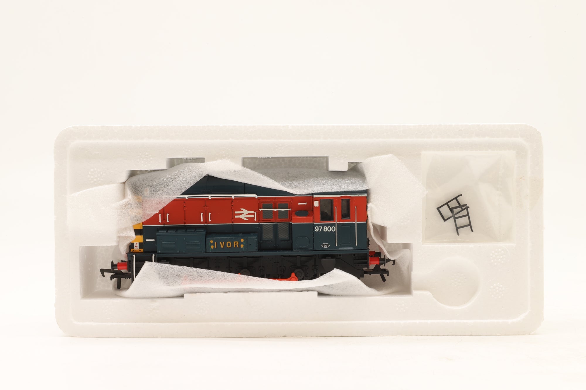 Bachmann OO 32-102W Class 08 Departmental Livery 'Ivor' Ltd Ed 412/ 500