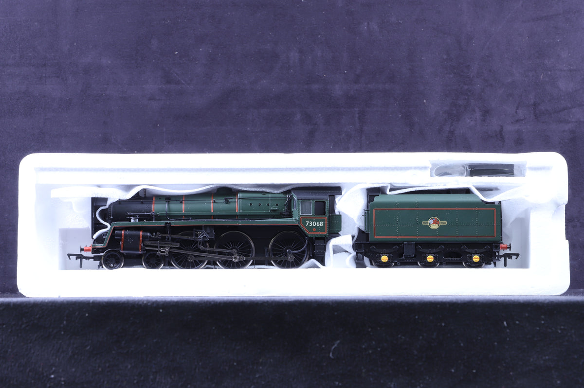 Bachmann OO 32-500 BR Standard Class 5MT 73068 in BR Lined Green with Late Crests and BR 1C Tender