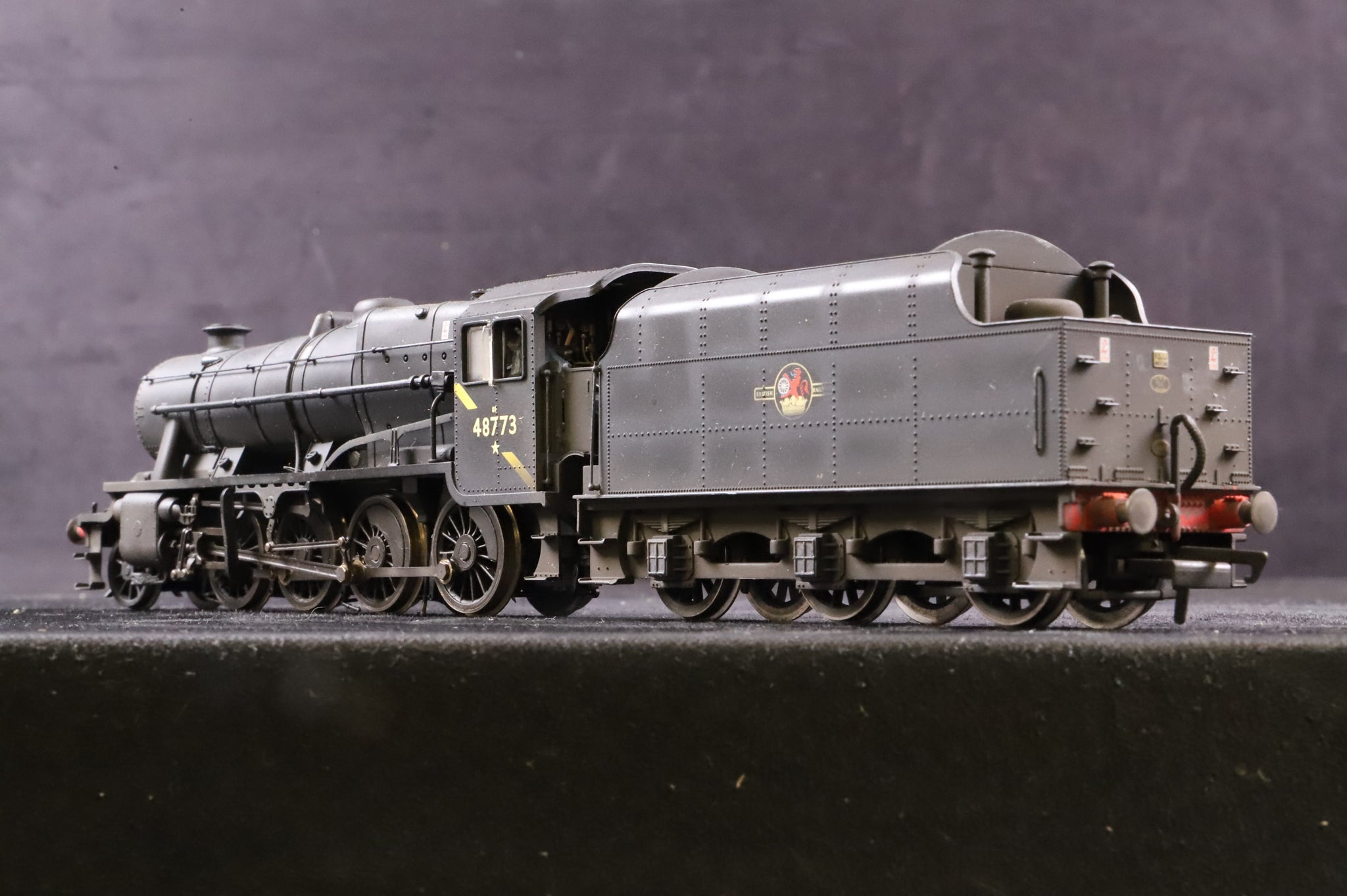 Hornby OO Class 8F '48773' BR Black L/C Weathered - Clark Railworks