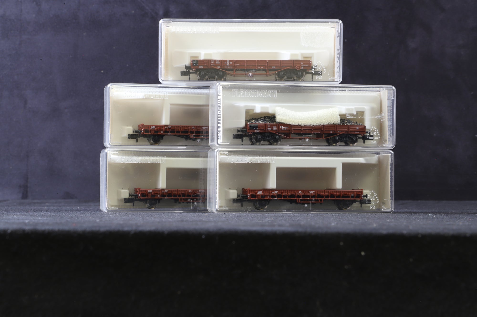 Fleischmann N Rake Of 5 Flat Bed Wagons Inc. 8258x2, 8735 & 87358701