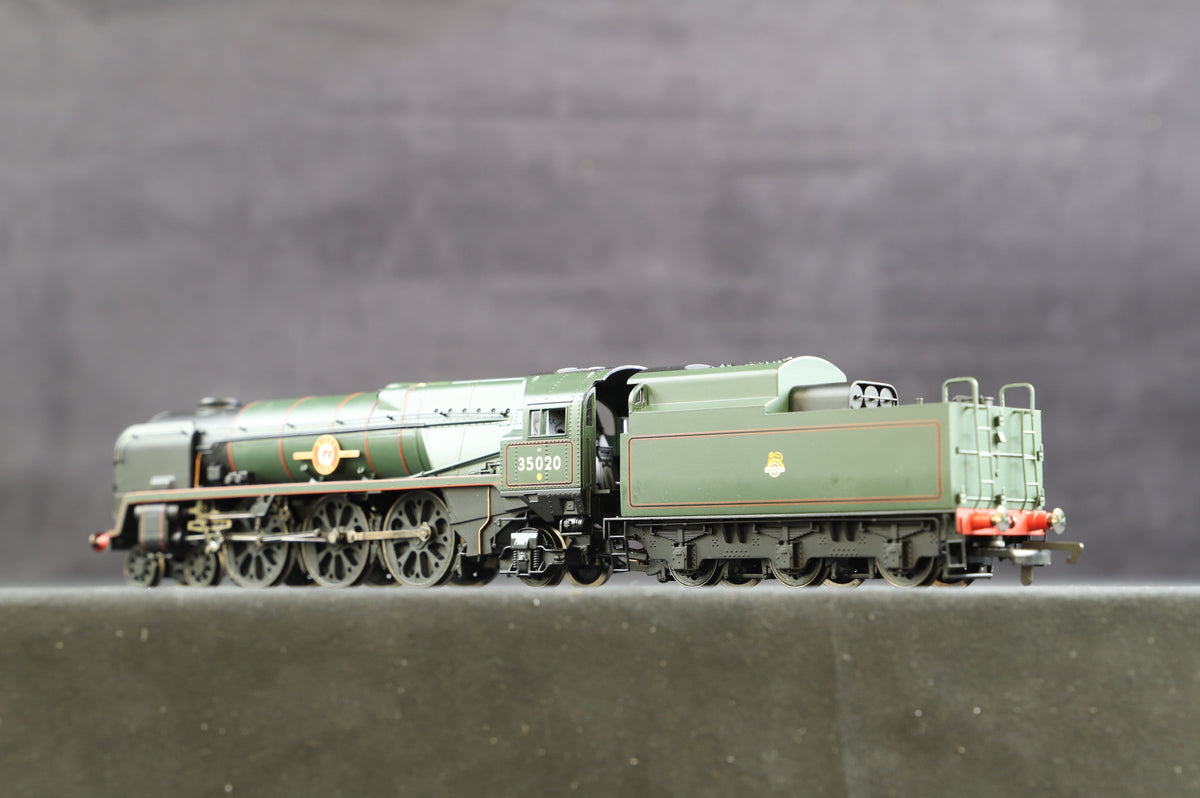 Hornby OO Rebuilt Merchant Navy Class 4-6-2 &#39;35020&#39; &#39;Bibby Line&#39; BR Green