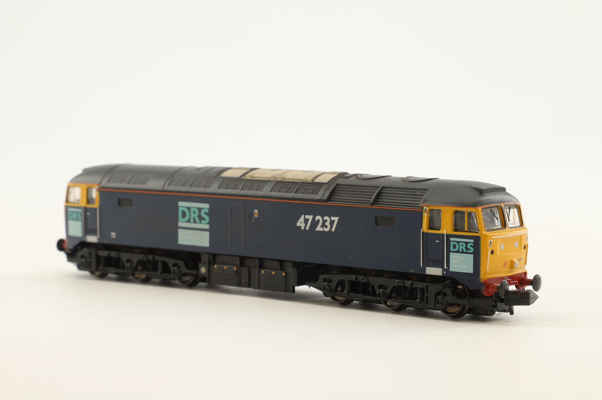 Graham Farish N 371-232 Class 47 '47237' DRS, Weathered