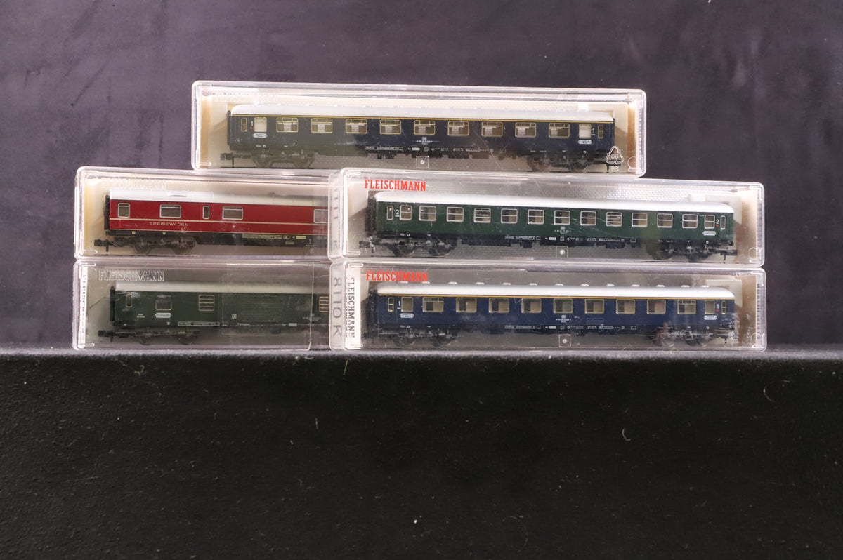 Fleischmann N Rake Of 5 Red &amp; Green DB Coaches Inc. 8100, 8110x2 8111 &amp; 8112