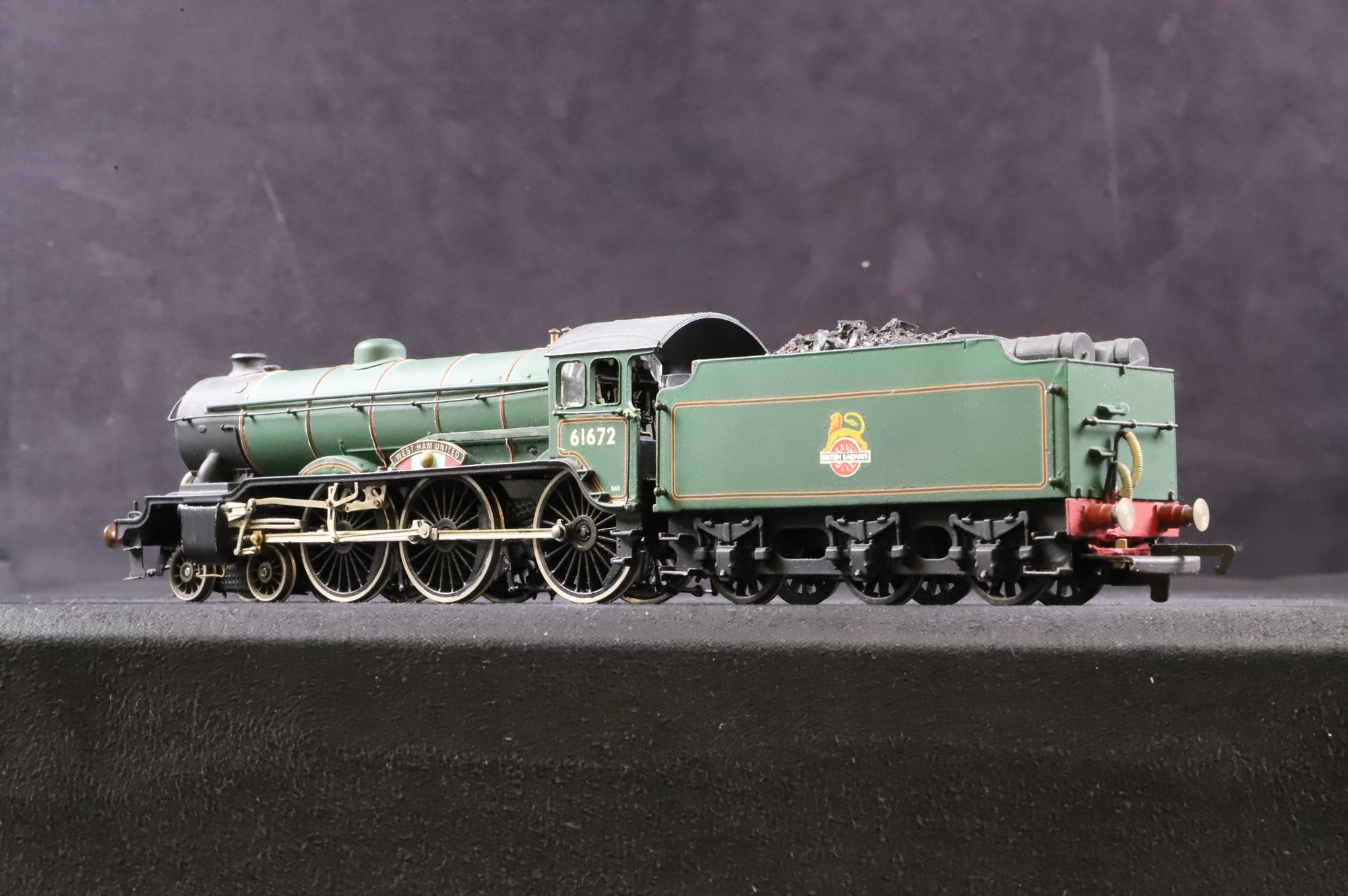 Hornby/ Comet OO Class B17 '61672' BR Green E/C