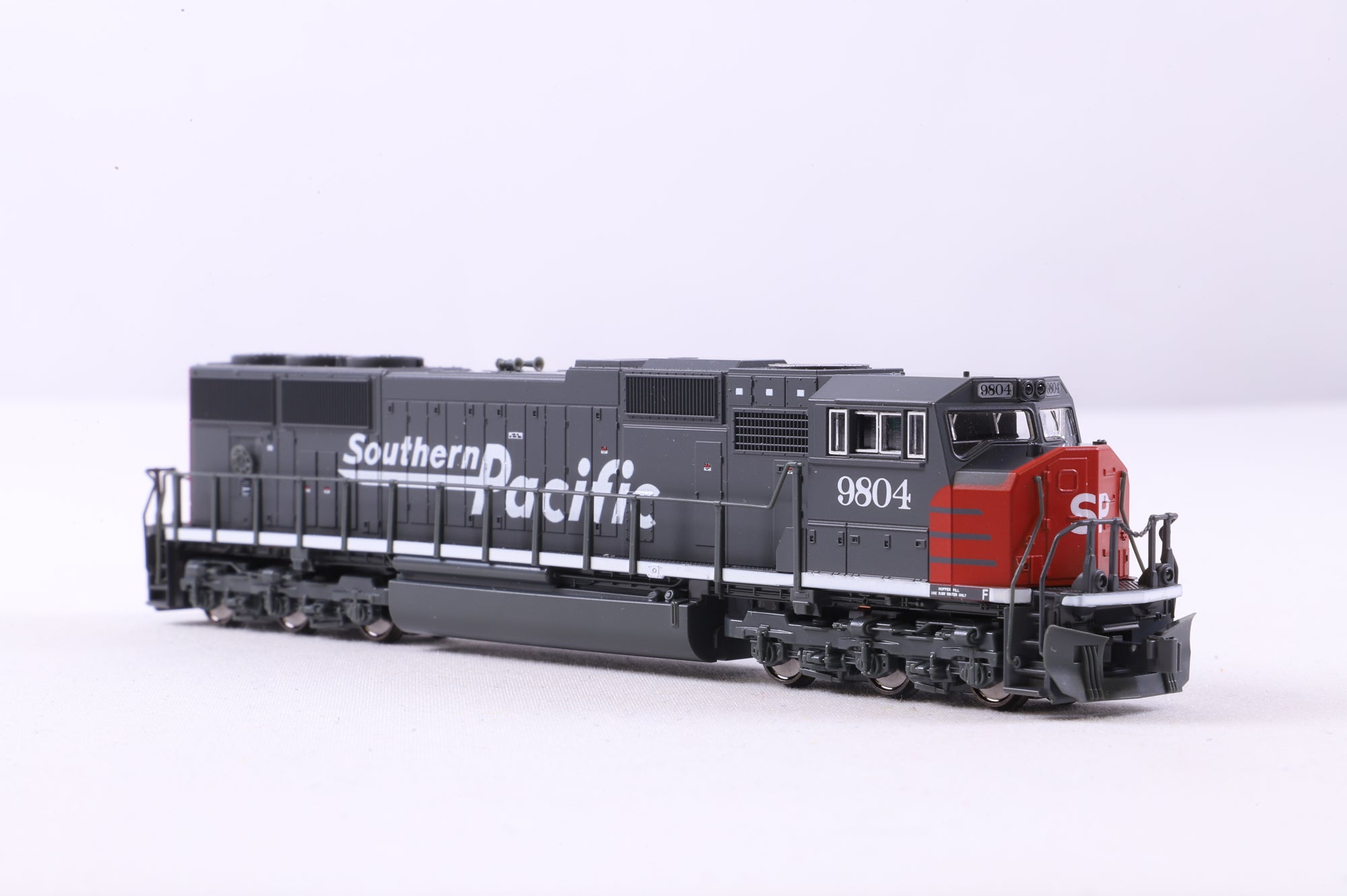Kato N Gauge 176-7611 EMD SD70M No.9804 in Southern Pacific Grey/Red