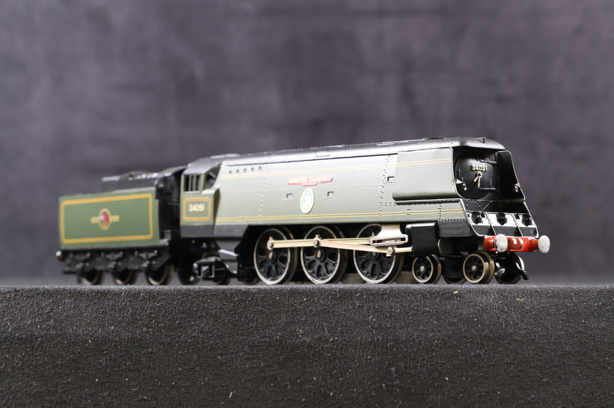 Wrenn OO W2265 Battle of Britain Class 4-6-2 &#39;34051&#39; &#39;Winston Churchill&#39; BR Lined Green L/C