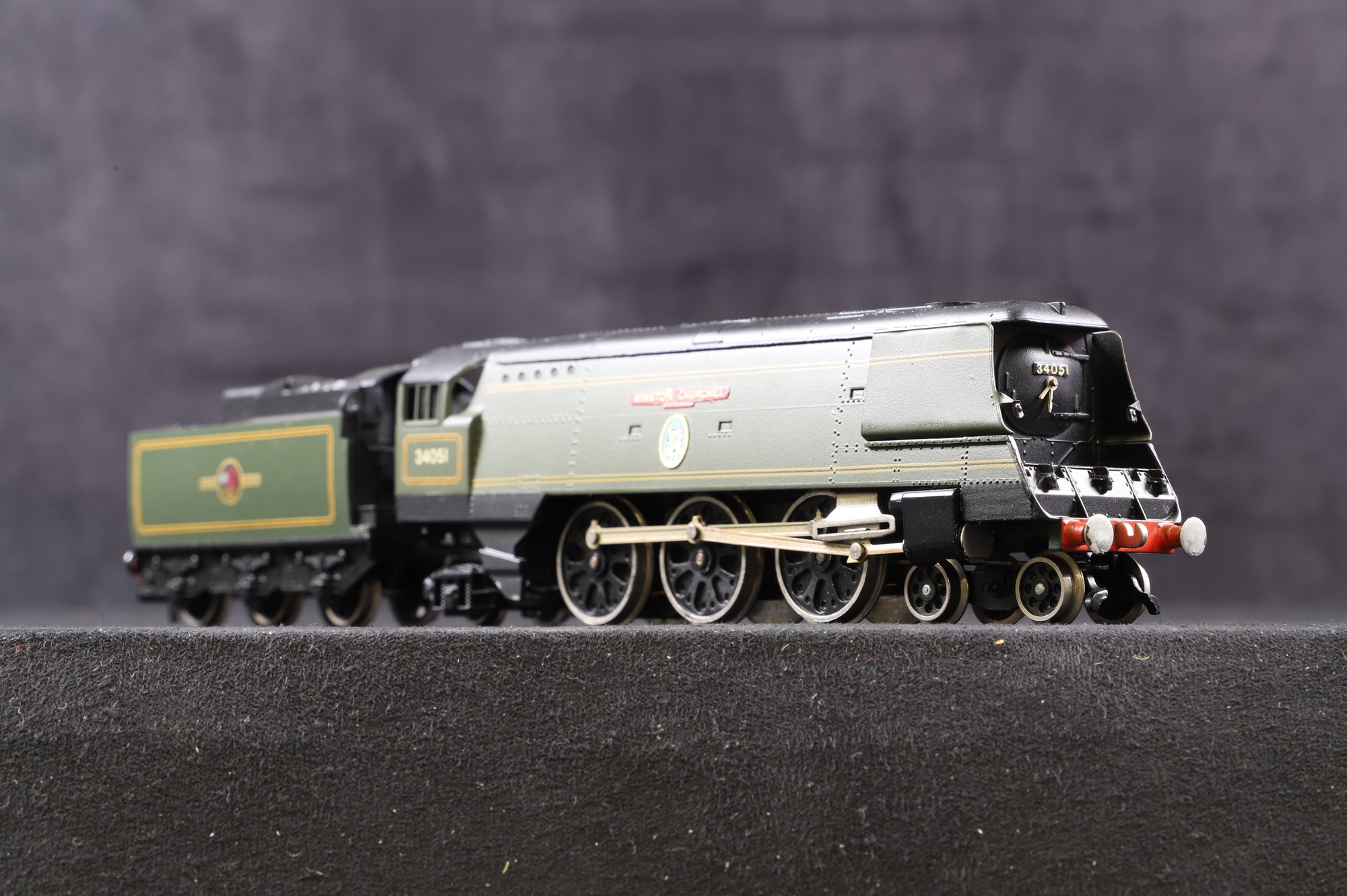 Wrenn OO W2265 Battle of Britain Class 4-6-2 '34051' 'Winston Churchill' BR Lined Green L/C