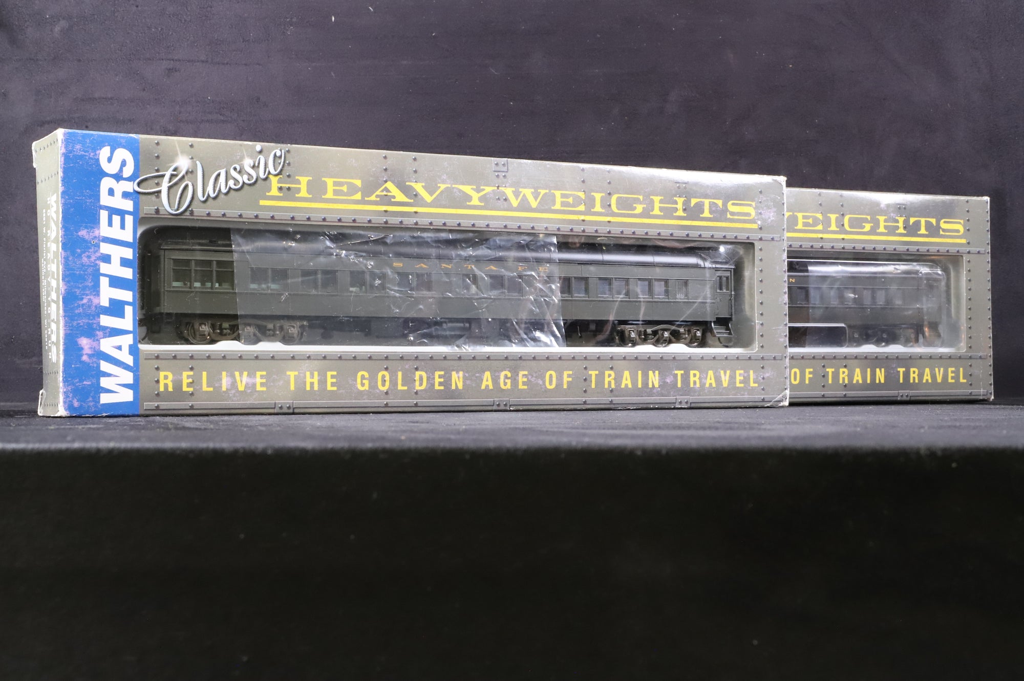 Walthers HO Rake Of 4 Heavyweight Pullman Coaches Inc. 932-10452, 932-10453, 932-10167 & 932-10103